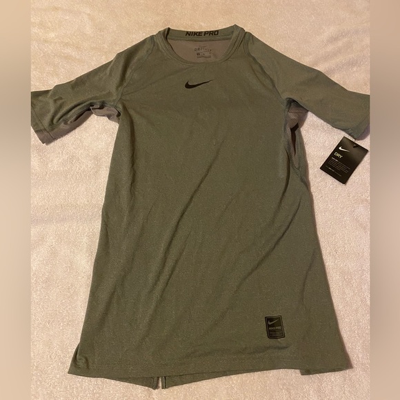 Nike Pro Dri Fit Men’s Medium Short Sleeve Compression Shirt New With Tags - Picture 1 of 4